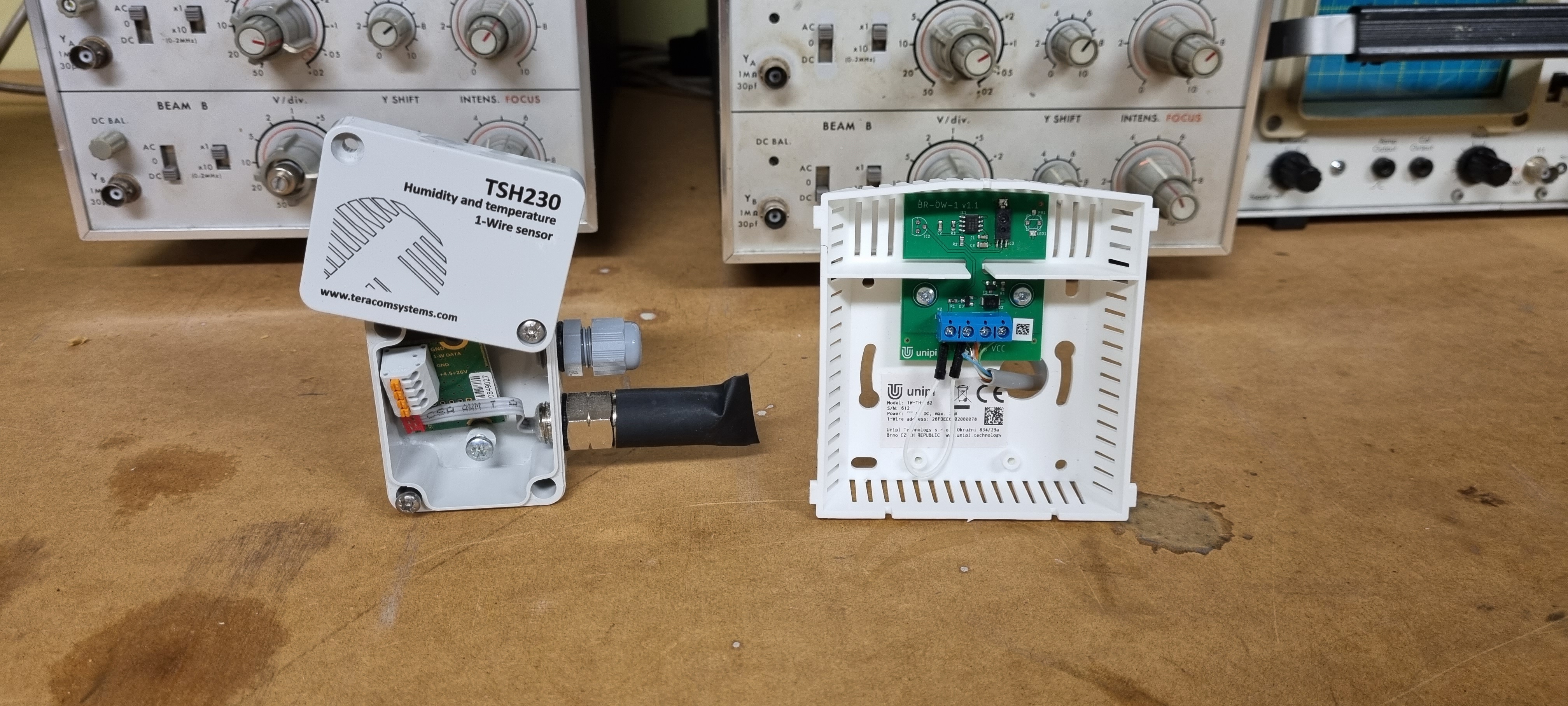 image of TSH230 and 1w-th-ib2 sensor together